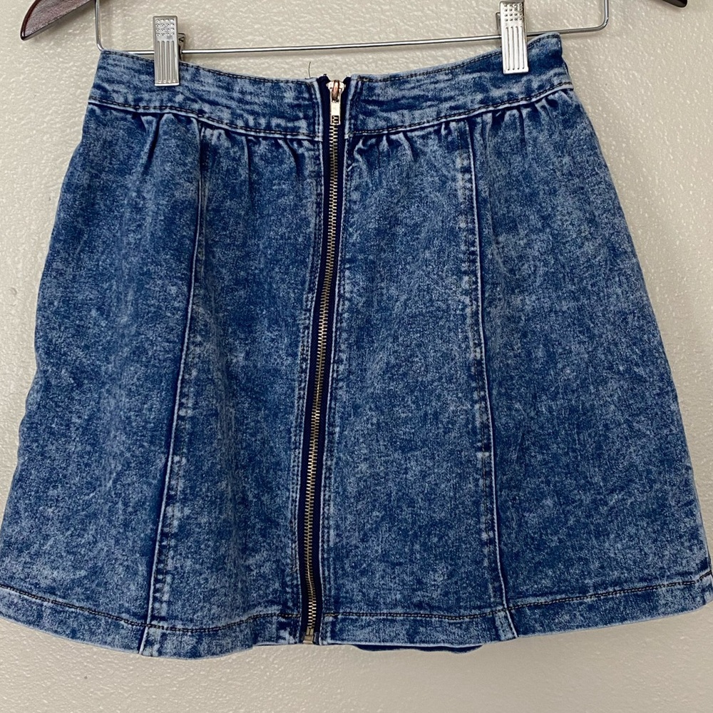 CHOCOLATE | acid wash denim skirt - Picture 4 of 7